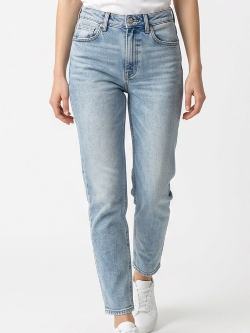 AMERICAN EAGLE | Light Blue High-Rise Slim Straight Jeans Women’s Size 6 Regular